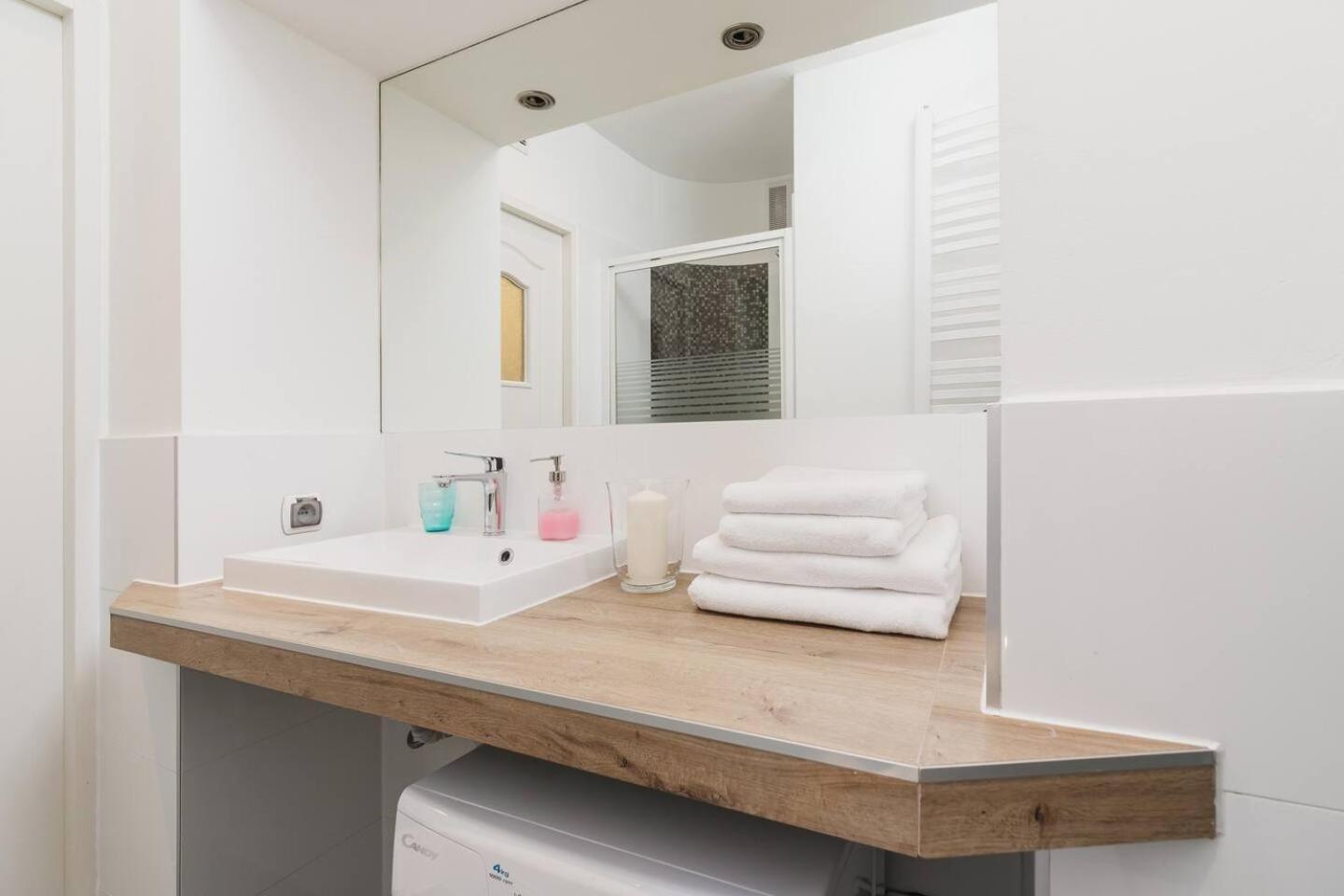 Private Parking - Old Town - Sw Krzyza 16 Street Apartment Krakow Bagian luar foto
